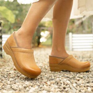 Honey Dansko Professional Clog (38)
